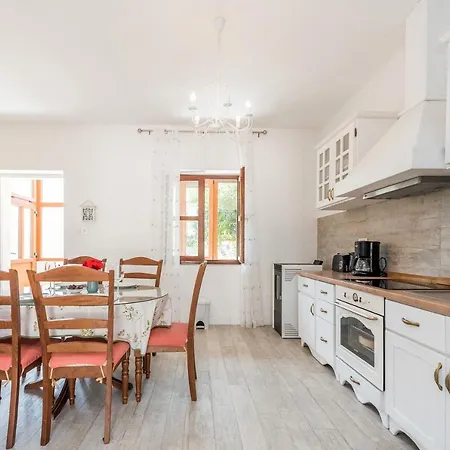 Marica Holiday home Tkon